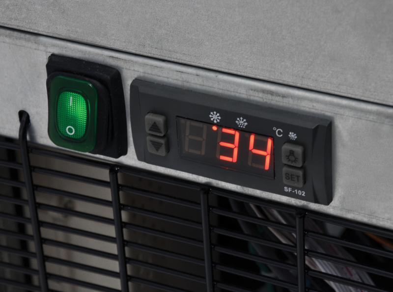 Open Refrigerated Floor Display Showcase with 380 L capacity