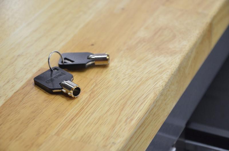 56-inch Mobile Working Bench with 10 Drawers